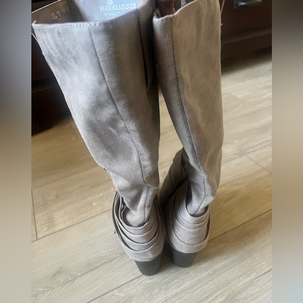 Fergalicious Knee-high boots: Sz 10 (Wide Calf) - Picture 4 of 10